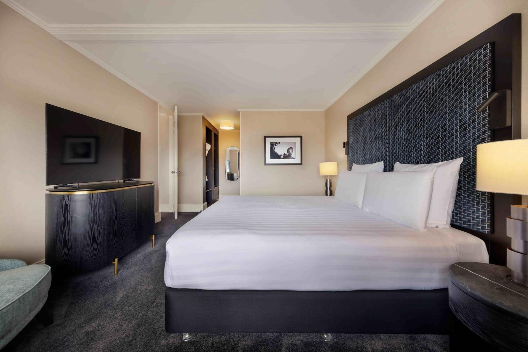 Pullman Auckland Hotel & Apartments Εξωτερικό φωτογραφία A bedroom at the hotel