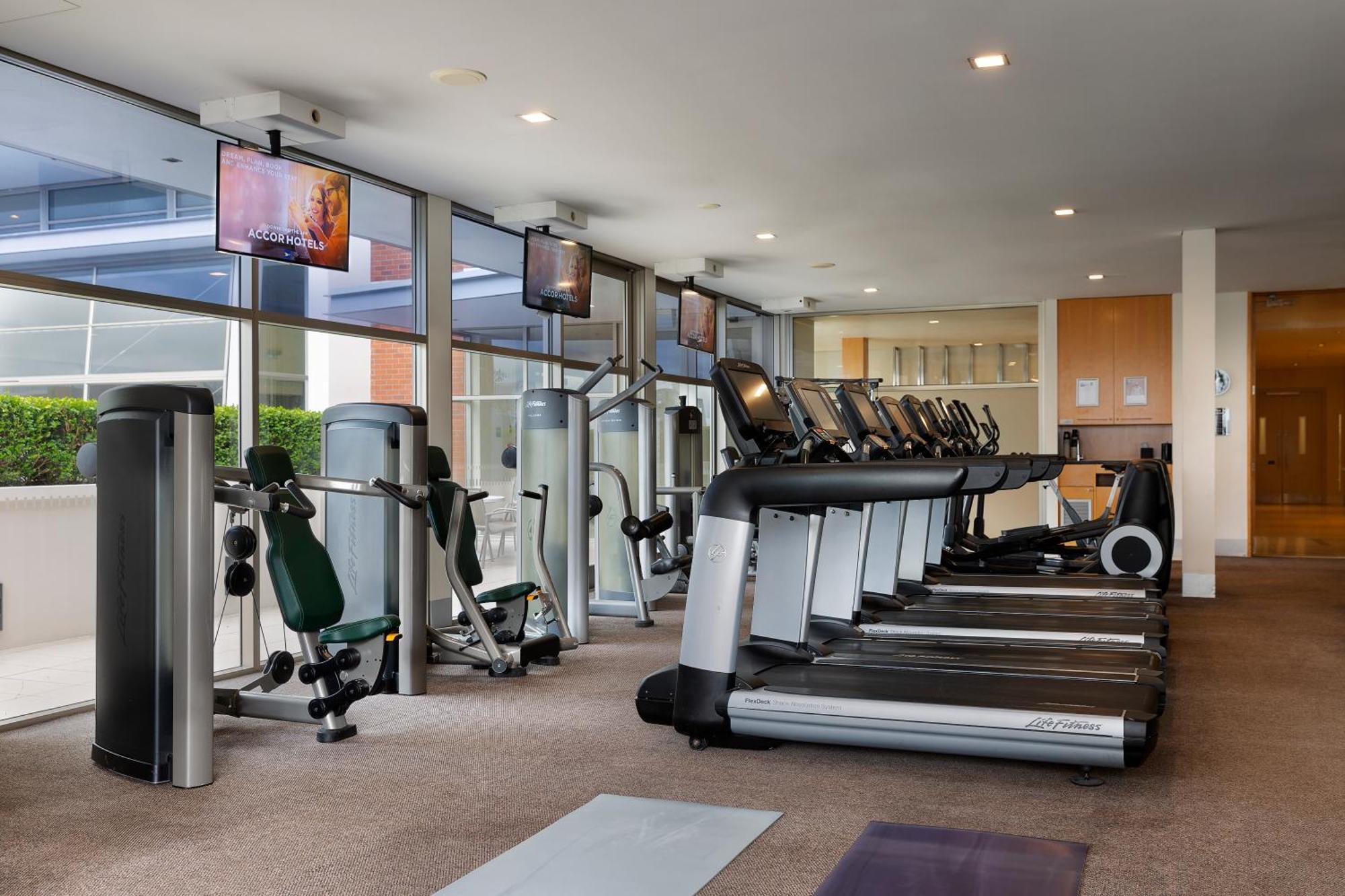 Pullman Auckland Hotel & Apartments Εξωτερικό φωτογραφία The gym at the hotel